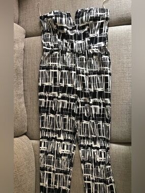 NWT-Black & White Printed Jumpsuit